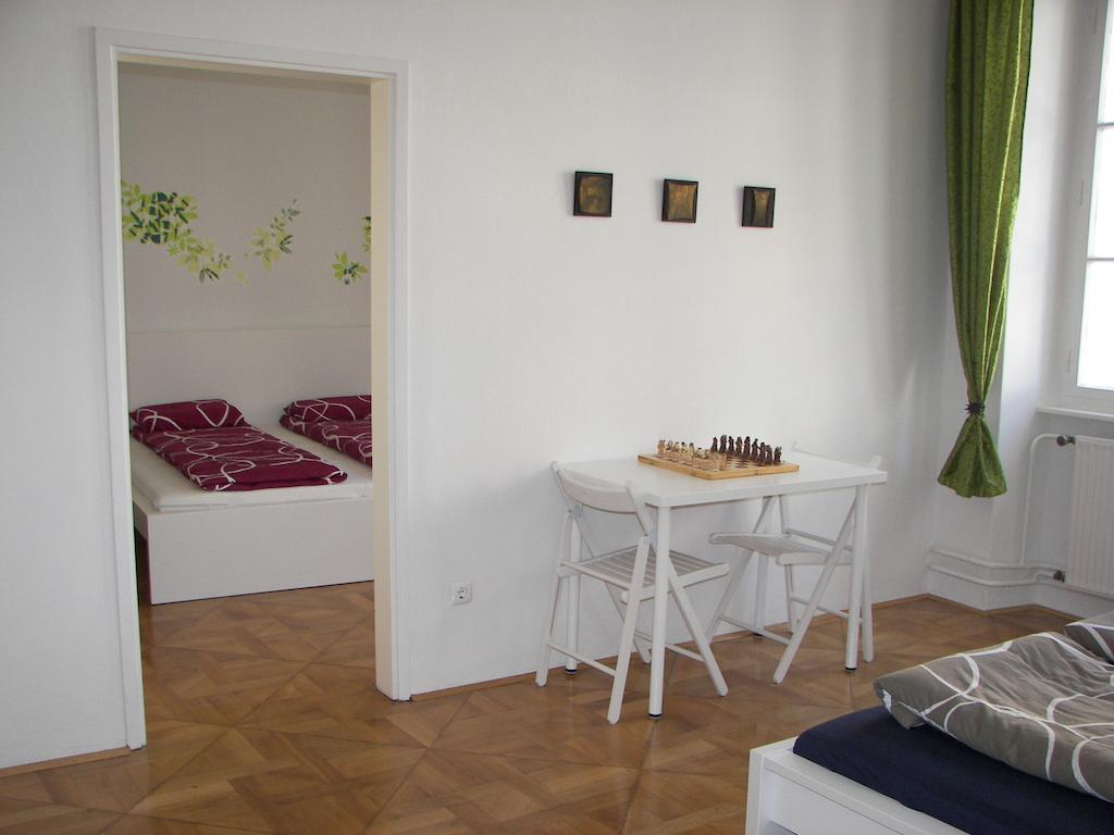 Apartment Eve Rooms Ljubljana Room photo